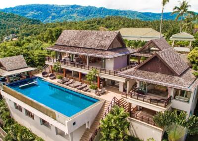 SPECTACULAR HILLS VILLA WITH BAIE VIEW