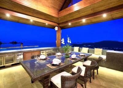 SPECTACULAR HILLS VILLA WITH BAIE VIEW