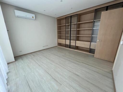 For Rent Bangkok Town House Sukhumvit BTS Phrom Phong Watthana