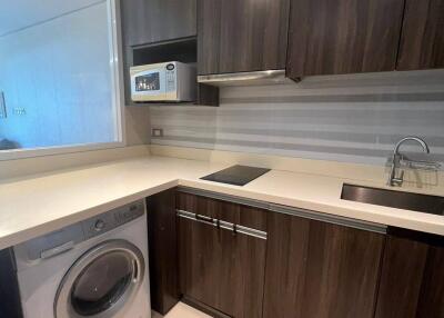 1-BR Condo at Tidy Deluxe Sukhumvit 34 near BTS Thong Lor