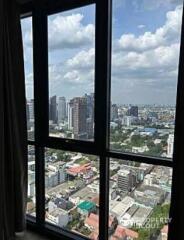 1-BR Condo at Oka Haus Sukhumvit 36 near BTS Thong Lor