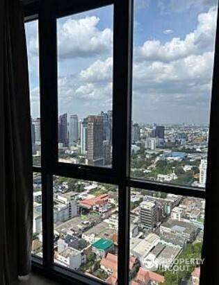 1-BR Condo at Oka Haus Sukhumvit 36 near BTS Thong Lor