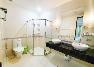 3 Bedrooms Condo at Baan Klang Krung Siam Pathumwan - Ratchathewi