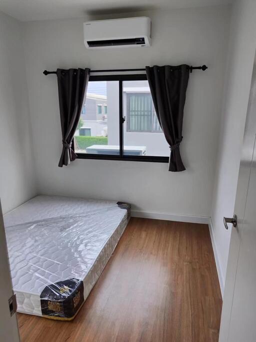 Small bedroom with window