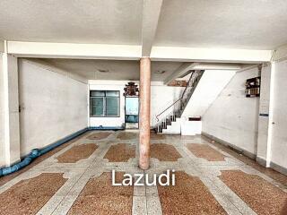 3 Bed 1 Bath 180 SQ.M Townhouse in  Sathon Area