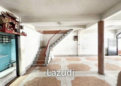 3 Bed 1 Bath 180 SQ.M Townhouse in  Sathon Area