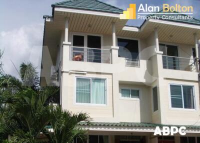 2 Bed 3 Bath in Central Pattaya HS2770