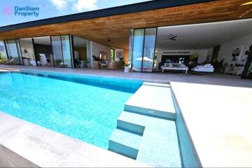 Extraordinary Samui Seaview Villa in Prime Location