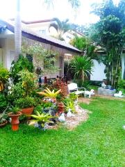 Spacious 2-storey house with garden