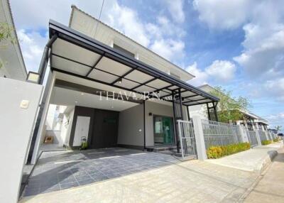 House For sale 4 bedroom 250 m² with land 200 m² in Supalai Parkville, Pattaya