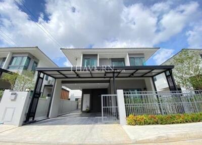 House For sale 4 bedroom 250 m² with land 200 m² in Supalai Parkville, Pattaya