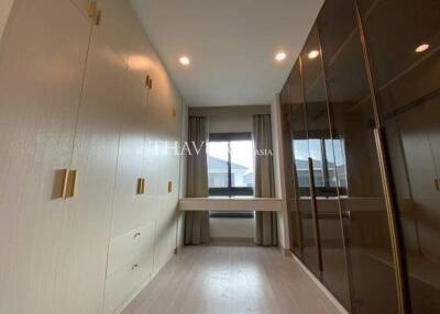 บ้าน ขาย 4 ห้องนอน 250 ตร.ม. ที่ดิน 200 m² ใน  Supalai Parkville, Pattaya