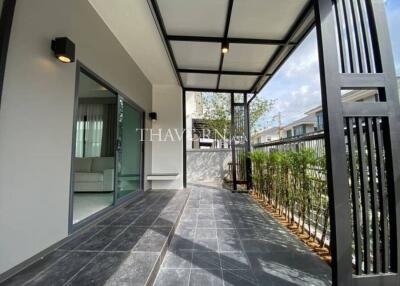 House For sale 4 bedroom 250 m² with land 200 m² in Supalai Parkville, Pattaya