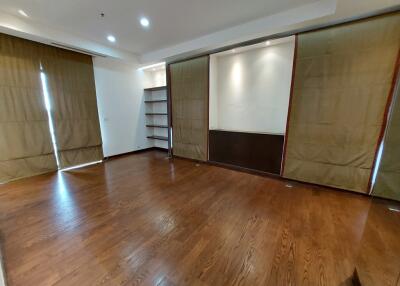 3-bedroom duplex condo for sale on Thonglor