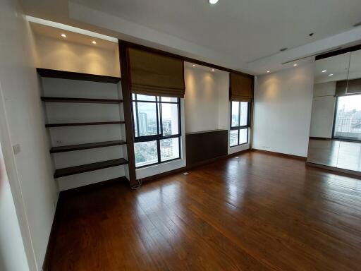 3-bedroom duplex condo for sale on Thonglor