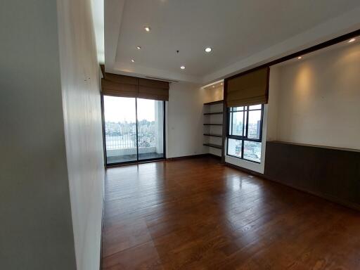 3-bedroom duplex condo for sale on Thonglor