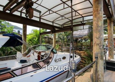 Unique Pool Villa with Private Mooring for Sale in Jomtien Yatch Club 3