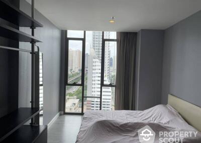 1-BR Condo at The Room Bts Wongwianyai near BTS Wongwian Yai