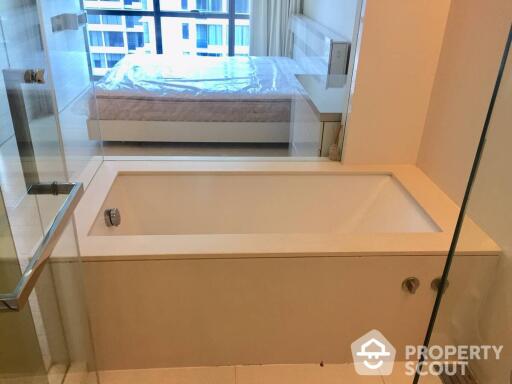 1-BR Condo at The Room Sukhumvit 21 near MRT Sukhumvit (ID 511796)