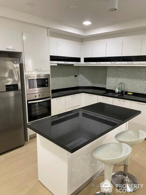 2-BR Condo at Richmond Palace Condominium near BTS Phrom Phong