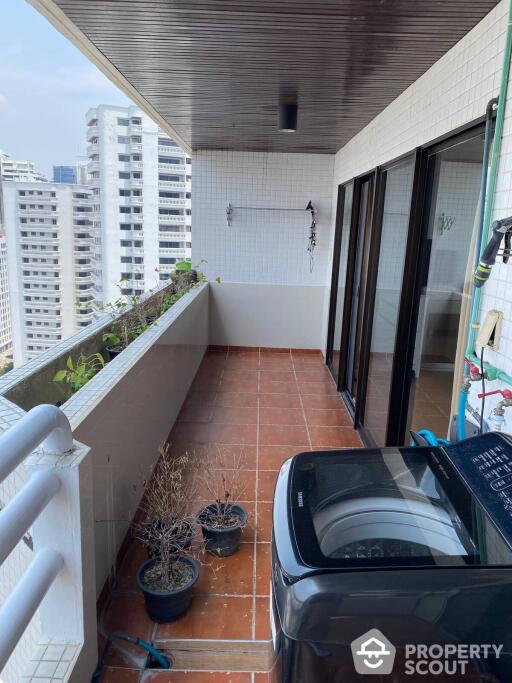 2-BR Condo at Richmond Palace Condominium near BTS Phrom Phong