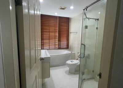 2-BR Condo at Baan Siri 31 Condominium near MRT Sukhumvit