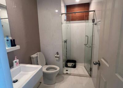 2-BR Condo at Baan Siri 31 Condominium near MRT Sukhumvit