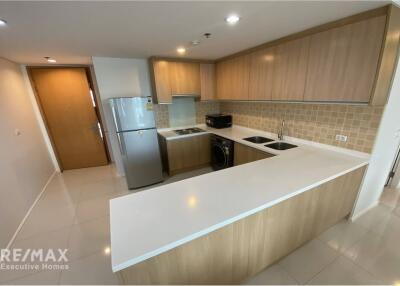 Modern 2 Beds Condo with High Floor View  For Rent at Villa Asoke  2 mins walk to MRT Phetchaburi