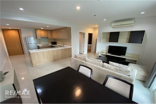 Modern 2 Beds Condo with High Floor View  For Rent at Villa Asoke  2 mins walk to MRT Phetchaburi