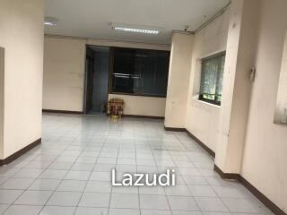 Premium Commercial Building for Sale and Rent in Sutthisan