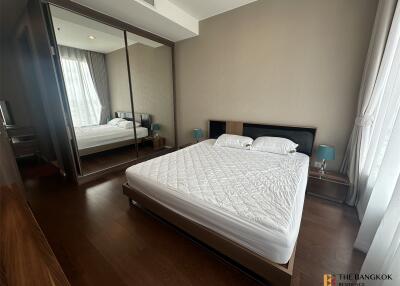 Menam Residences BTS SAPHAN TAKSIN 2 Bed 2 Bath  C010317010