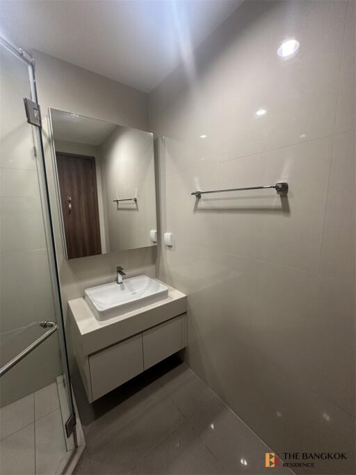 Menam Residences BTS SAPHAN TAKSIN 2 Bed 2 Bath  C010317010