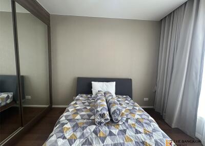 Menam Residences BTS SAPHAN TAKSIN 2 Bed 2 Bath  C010317010