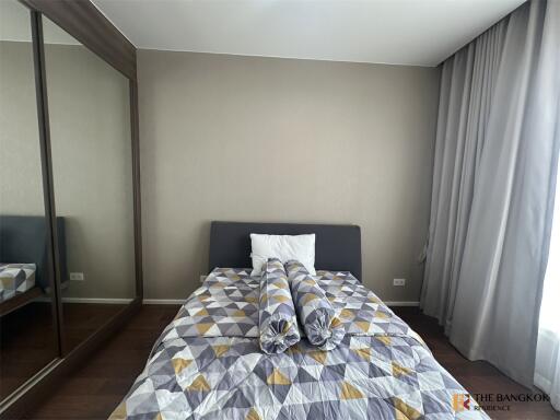 Menam Residences BTS SAPHAN TAKSIN 2 Bed 2 Bath  C010317010