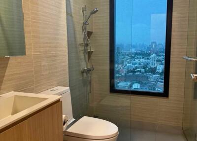 Modern bathroom with city view