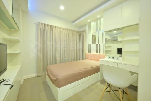 The Crest Sukhumvit 34 BTS THONG LO 2 Bed 2 Bath  C1807050110