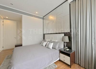 Q Langsuan BTS RATCHADAMRI 2 Bed 2 Bath  C200713003