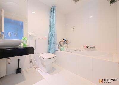 Urbana Sukhumvit BTS NANA 2 Bed 2 Bath  C2405310478