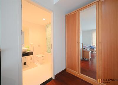 Urbana Sukhumvit BTS NANA 2 Bed 2 Bath  C2405310478