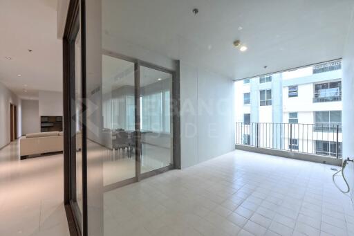 The Emporio Place BTS PHROM PHONG 3 Bed 3 Bath  C041212004