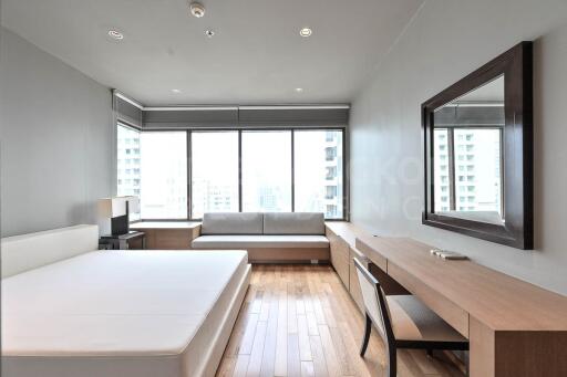 The Emporio Place BTS PHROM PHONG 3 Bed 3 Bath  C041212004