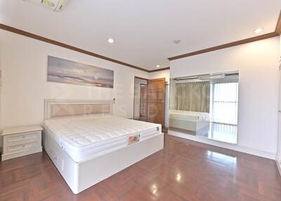 Richmond Palace Sukhumvit 43 BTS PHROM PHONG 2 Bed 3 Bath  C181113001