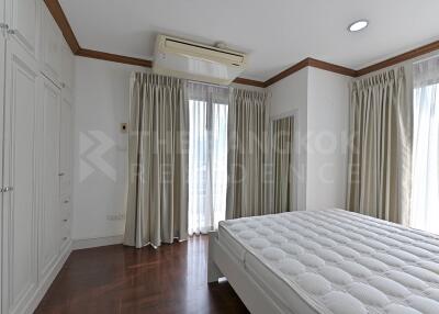 Richmond Palace Sukhumvit 43 BTS PHROM PHONG 2 Bed 3 Bath  C181113001