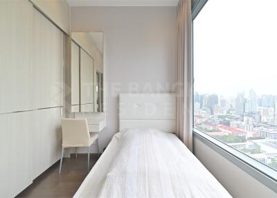 Q Asoke MRT Phetchaburi 2 Bed 1 Bath  C120116003