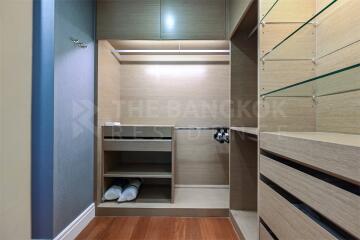 Bright 24 BTS PHROM PHONG 3 Bed 3 Bath  C1906140411