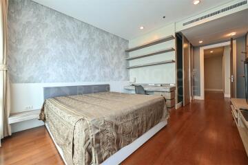 Bright 24 BTS PHROM PHONG 3 Bed 3 Bath  C1906140411