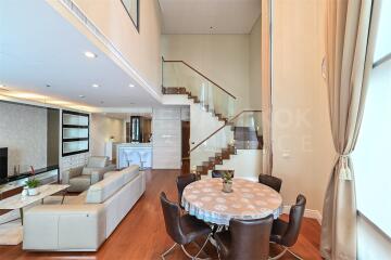 Bright 24 BTS PHROM PHONG 3 Bed 3 Bath  C1906140411