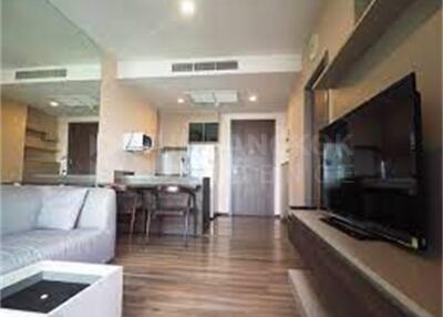 Teal Sathorn-Taksin BTS WONGWIAN YAI 2 Bed 2 Bath  C290615015