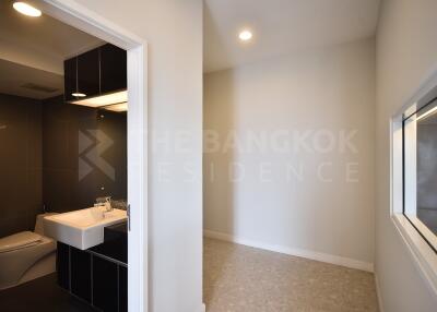 The Crest Sukhumvit 34 BTS THONG LO 2 Bed 3 Bath  C160117037