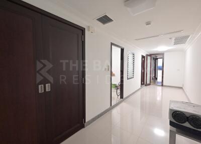 Somkid Gardens BTS CHIT LOM 4 Bed 4 Bath  C060214031